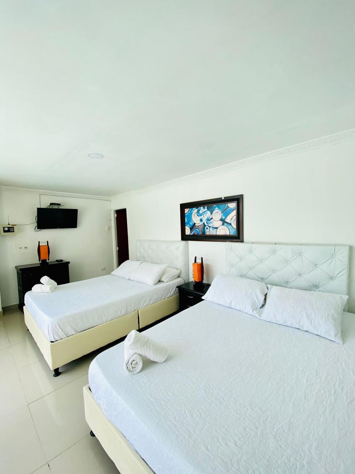 Hotel West California Puerto Espejo Bagian luar foto