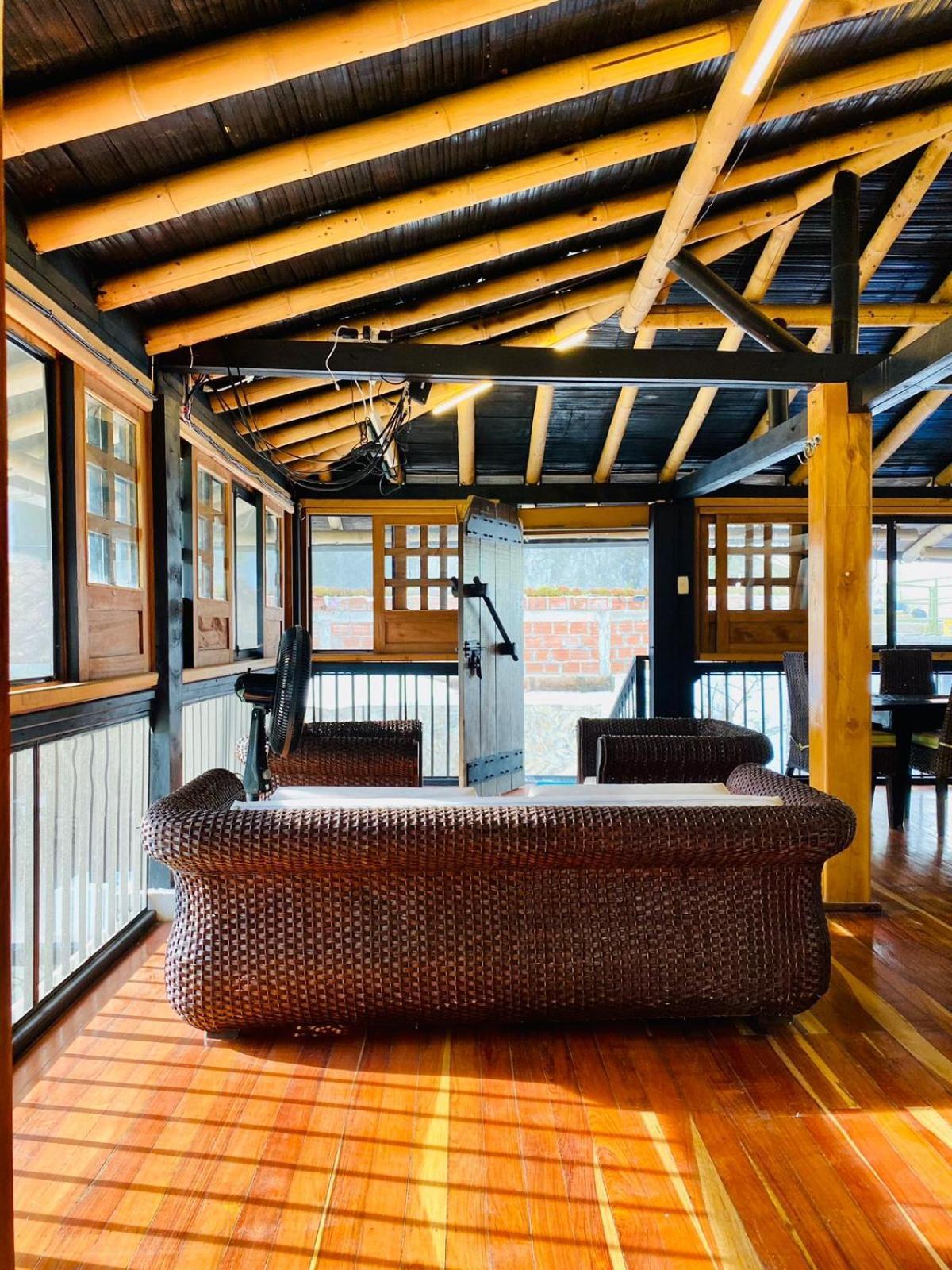 Hotel West California Puerto Espejo Bagian luar foto