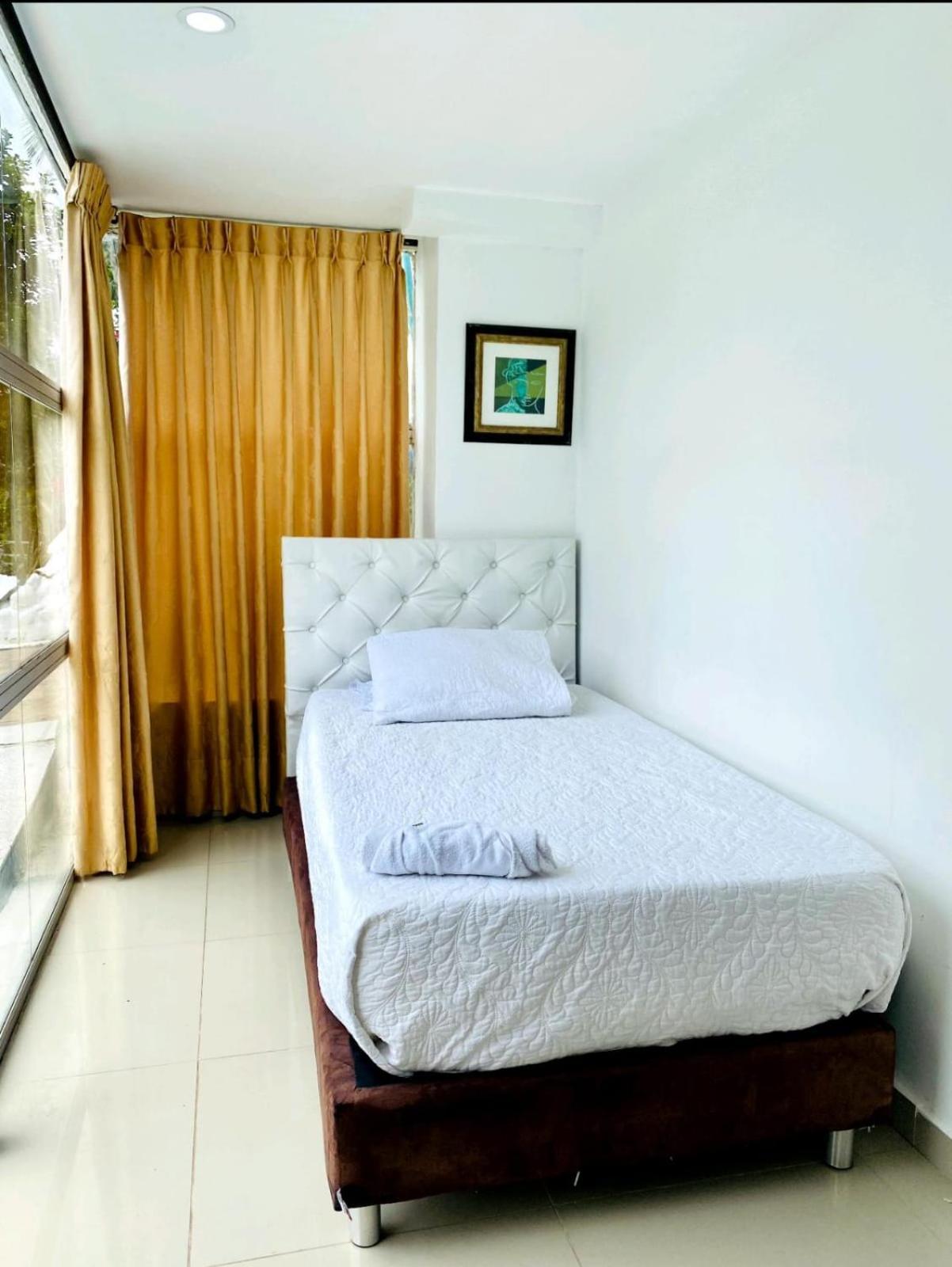 Hotel West California Puerto Espejo Bagian luar foto
